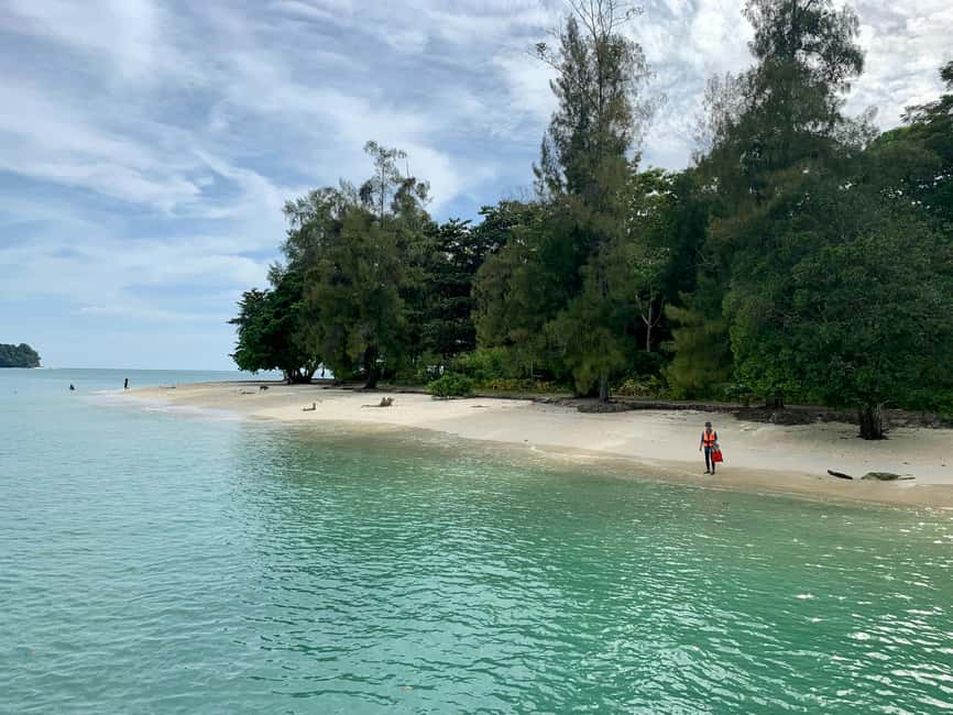 Langkawi: Sunset Dinner Cruise with Hotel Transfer - The saltwater jacuzzi net and open-sea activities