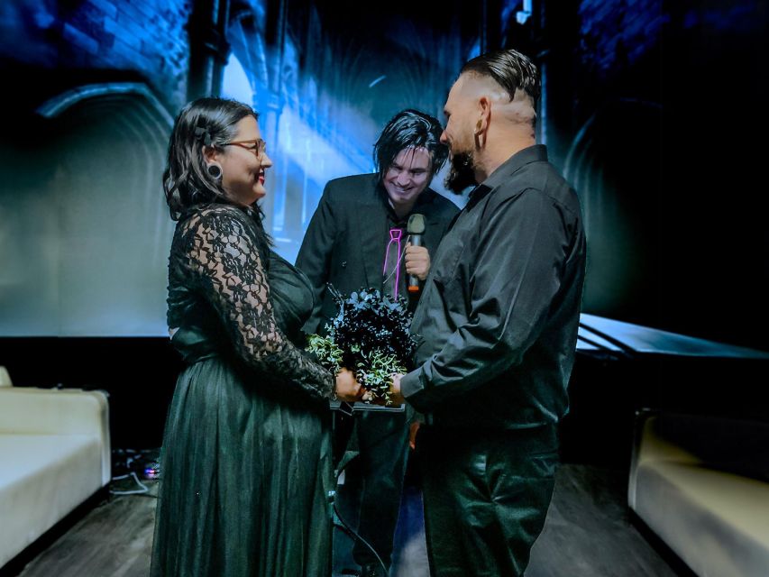 Las Vegas: Haunted House Wedding Ceremony + Photography - What happens during the 45-minute ceremony