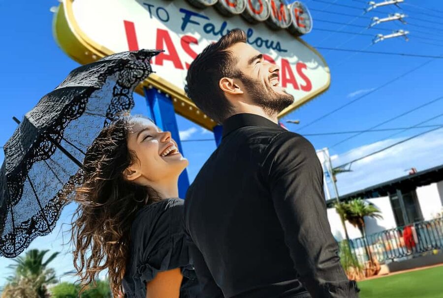 Las Vegas: Traditional or Theme Vegas Sign Wedding/Renewal - Choosing between romance, Goth, and full Vegas silliness