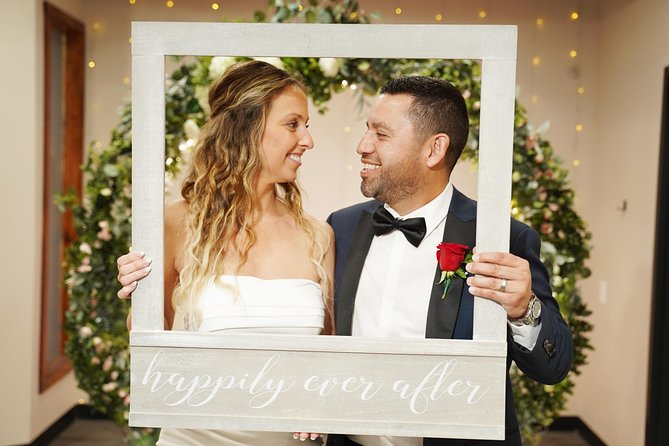 Las Vegas Wedding at The Little Vegas Chapel - Getting legally married in Nevada