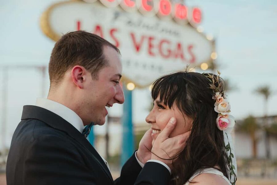 Las Vegas: Wedding Chapel Photography Session - Should you book the Pictrip photography session?
