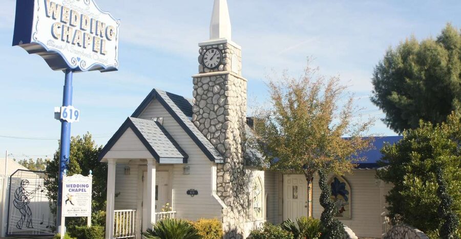 Las Vegas: Wedding or Vow Renewal at Graceland Chapel - Why Graceland Chapel works for a classic Vegas ceremony
