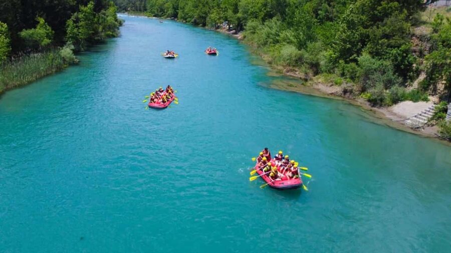LC Rafting Tour for Families and Couples W/Lunch - First 7 kilometers: the main adrenaline start