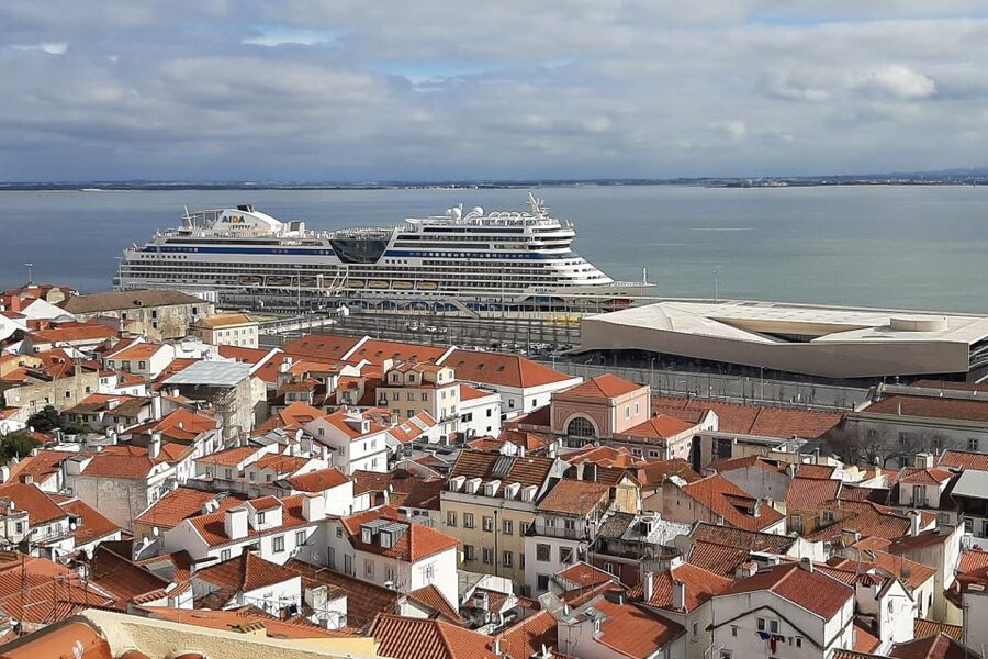 Lisbon: 1,5 Hours Historical Tuk Tour for Two Persons. - Baixa and the change in city rhythm