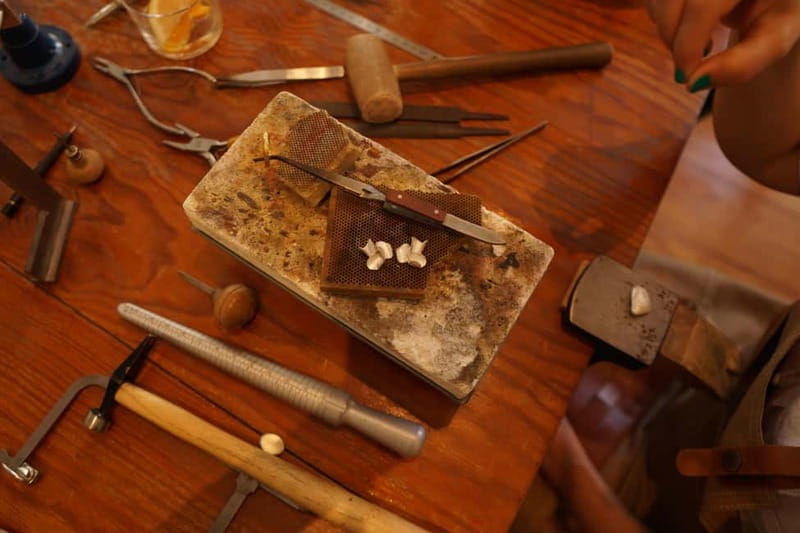 Lisbon: Couples’ Silver Jewelry Workshop with Local Artisans - A calm souvenir with real meaning