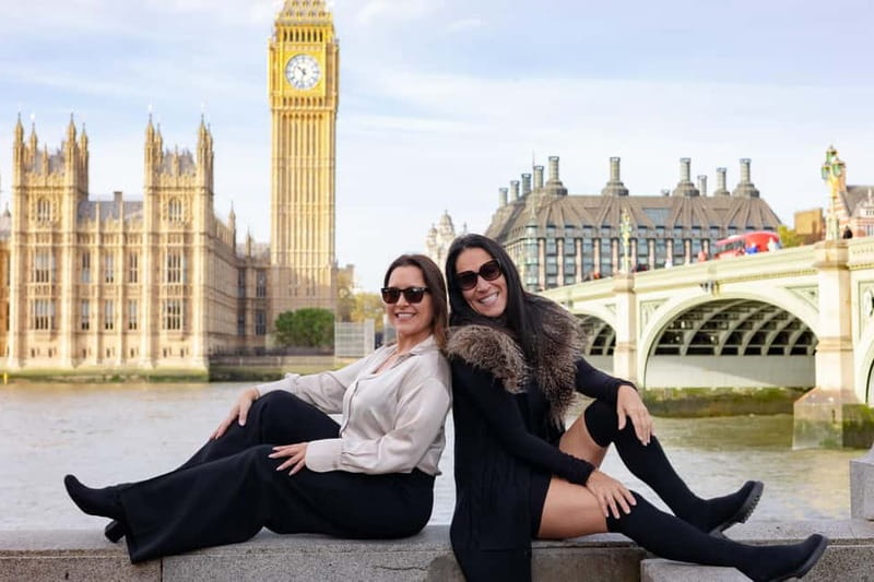 London: Private travel vacation photoshoot -Romantic Special - Meeting at Boadicea and Her Daughters