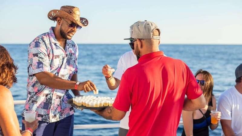 Los Cabos: Sunset Dinner Cruise with Transportation - Transportation from San José del Cabo or Cabo San Lucas