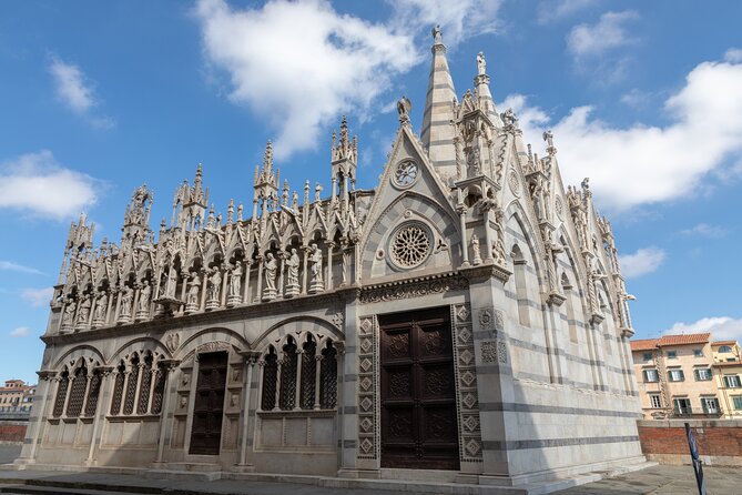 Love in Pisa: Self-Guided Romantic Puzzle Adventure - Finishing at the Leaning Tower