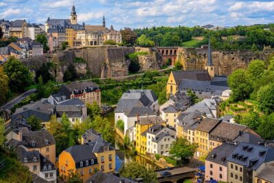 Luxembourg City Romantic Game: Walking Tour & Scavenger Hunt