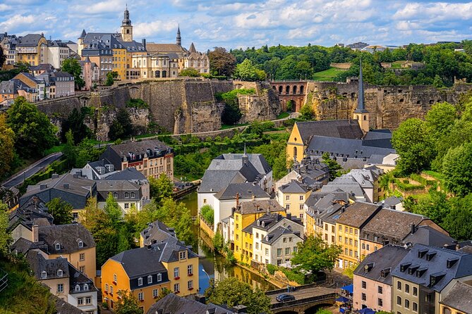 Luxembourg City Romantic Game: Walking Tour & Scavenger Hunt - From the Gëlle Fra to Notre-Dame Cathedral