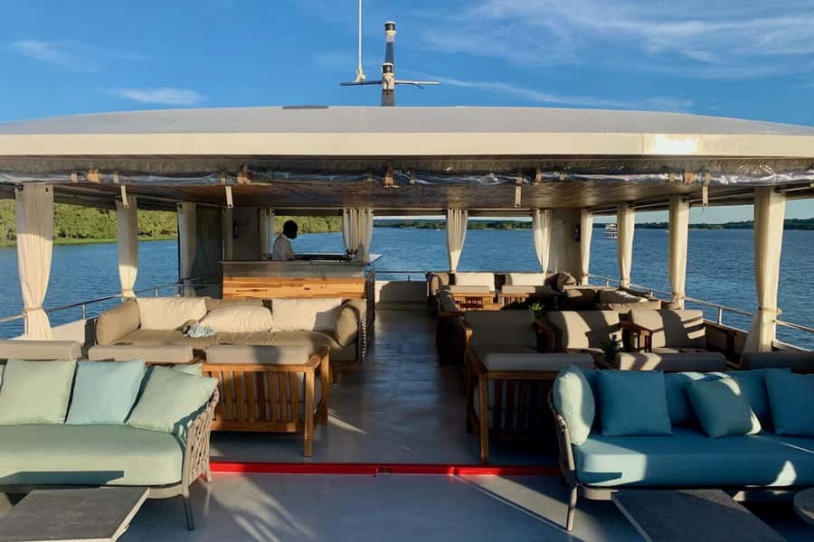 Luxury Sunset Dinner Cruise with 4-Course Meal - Why this cruise works as a Victoria Falls evening
