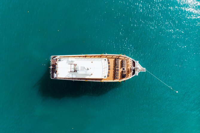 M/Y Lalida Sunset Dinner Cruise in Krabi - An hour at Phra Nang Cave Beach