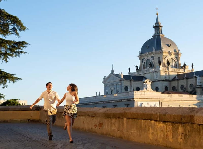 Madrid: Photoshoot for couples - Why a Madrid photoshoot can be worth your hour