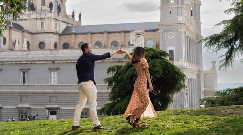 Madrid: Photoshoot for couples - Who gets the most from this experience