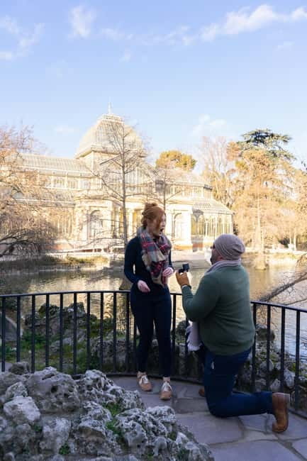 Madrid: Photoshoot for couples - Meeting at La Mallorquina and Plaza Mayor