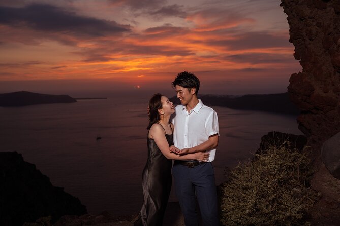 Magical Proposal Photoshoot In Santorini - Price and What the Private Format Means