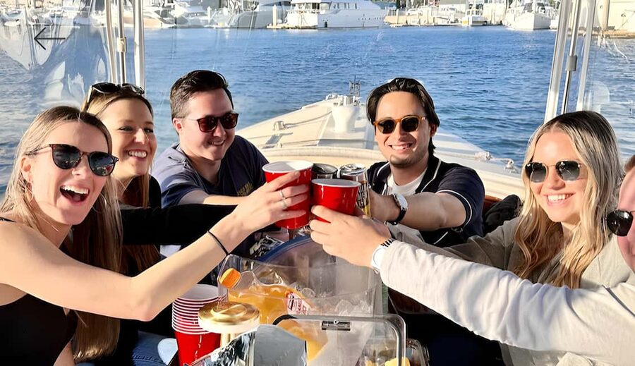 Marina Del Rey: A Romantic Boat Cruise with Sushi & Wine - Key points to know before booking