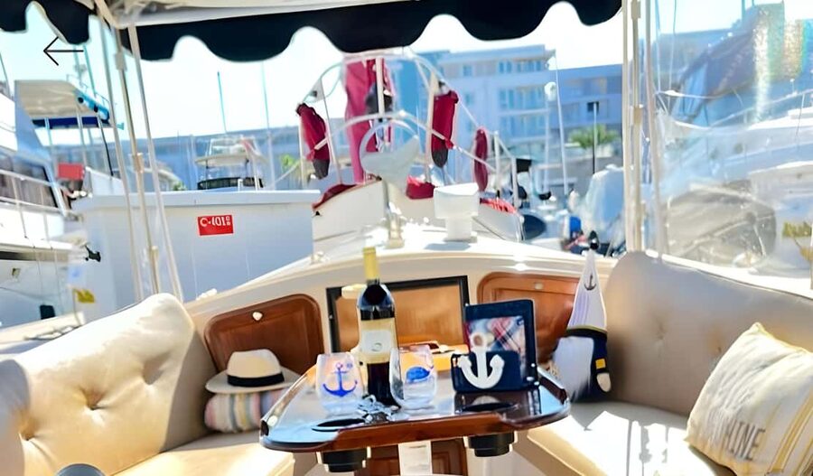 Marina Del Rey: A Romantic Boat Cruise with Sushi & Wine - Practical details that affect your evening