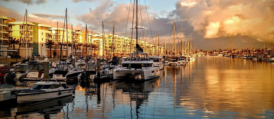 Marina Del Rey: Romantic Cruise, Dinner Charcuterie or Sushi - Choosing between wine, charcuterie, sushi, and dinner