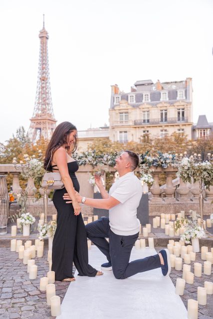 Marriage Proposal in Paris + Photographer 1h-Proposal agency - A Paris proposal built around one big view