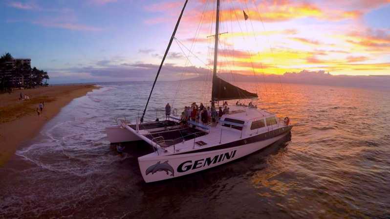 Maui: 2 Hour Sunset Dinner Sail with Open Bar and Appetizers - The sunset views around West Maui, Molokai, and Lanai