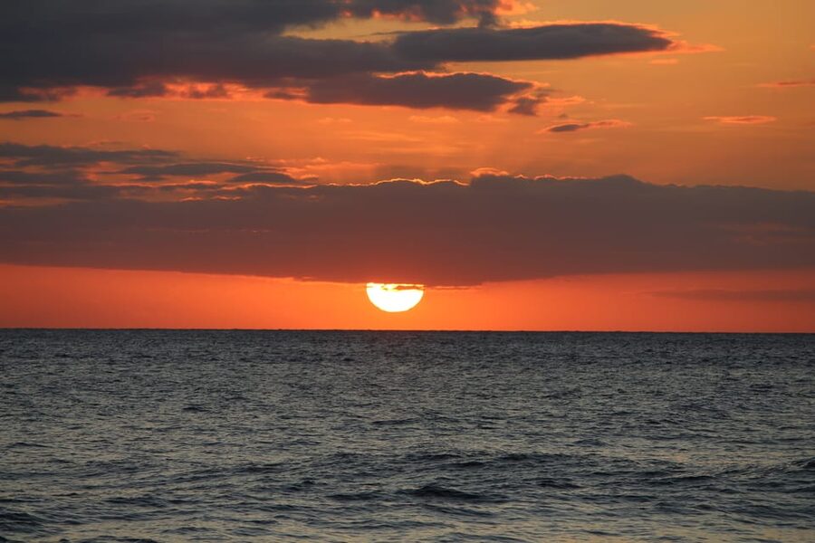 Maui: 2 Hour Sunset Dinner Sail with Open Bar and Appetizers - Is $149 a fair price for this Maui cruise?