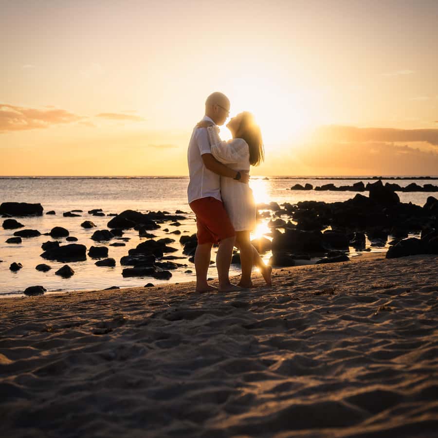 Mauritius: Sunset photoshoot (Honeymoon/family shoots) - Key points to know before booking