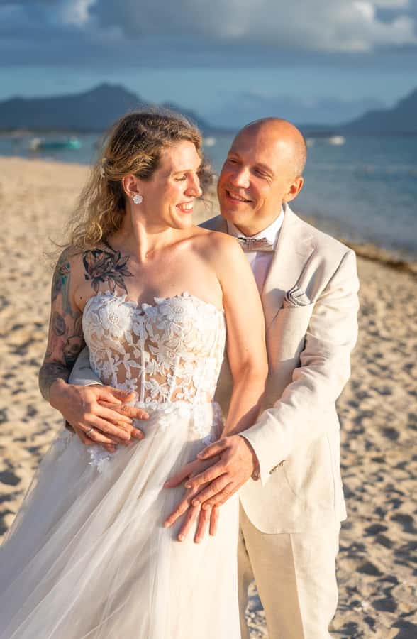 Mauritius: Sunset photoshoot (Honeymoon/family shoots) - How the 90-minute session unfolds