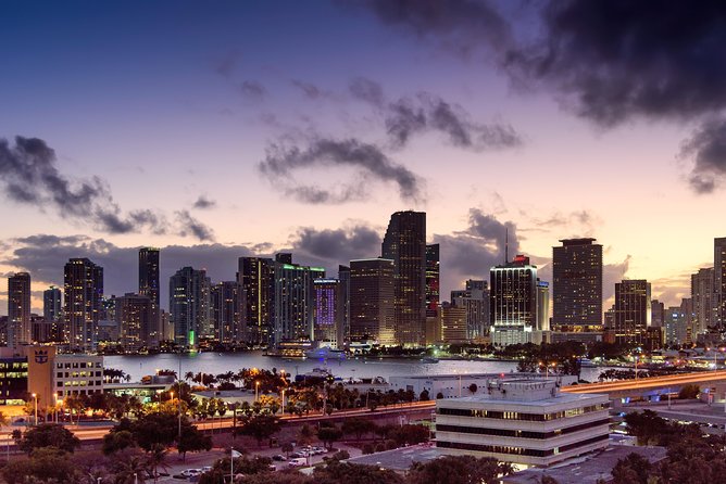Miami Beach: Private Romantic Luxury Airplane Tour With Champagne - Champagne, Comfort, and the Romantic Angle