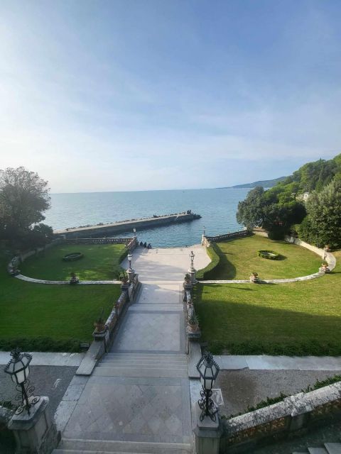 Miramare: The most romantic, beautiful and sad castle. - Seeing the castle from outside