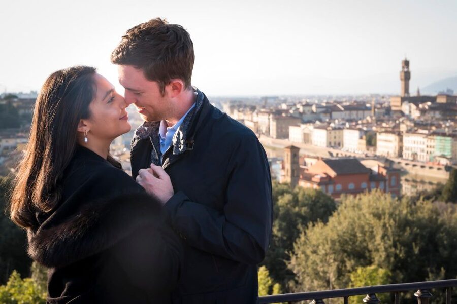 Montalcino personal photo service for couples and families - A 90-minute walk built around natural photographs