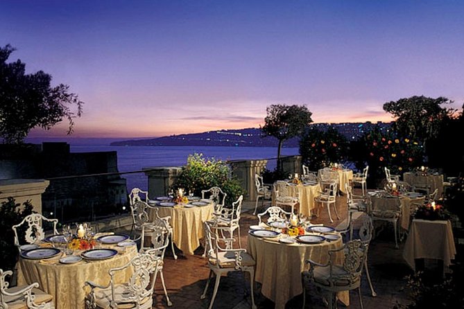 Naples: Romantic Gourmet Dinner on the Rooftop Terrace - How the two-hour evening unfolds