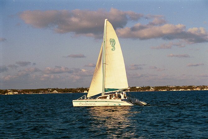 Nassau: Sunset Dinner Cruise - The open bar and music turn dinner into a party
