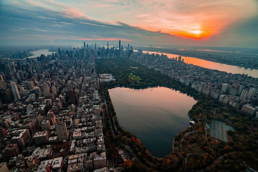 New York City: Romantic Helicopter Proposal - Photography and keeping the surprise intact