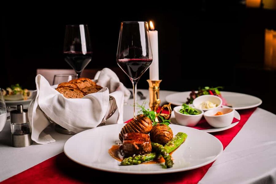 Nuit des Lumières - The Candlelight Dinner Concert in Vienna - Candlelight at the Mirage hall
