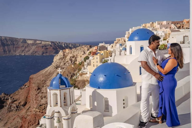 Oia: Couple Photoshoot Seprate Entrance to Blue Dome - Oia’s blue dome and the value of a separate entrance