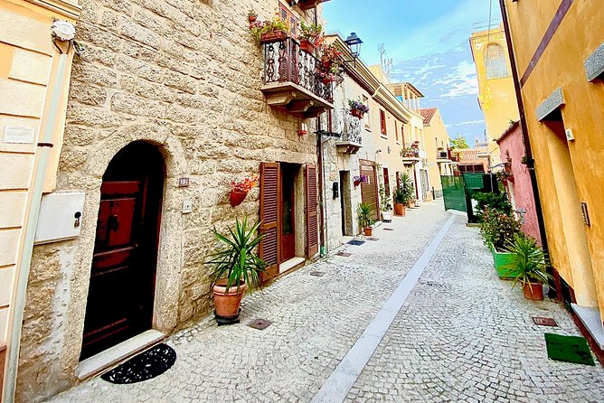 Olbia: Private Romantic Tuk-Tuk Tour - What the $59 price really buys