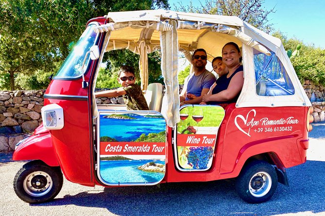 Olbia : Private Romantic Tuk-Tuk Tour - Recorded commentary instead of a live guide