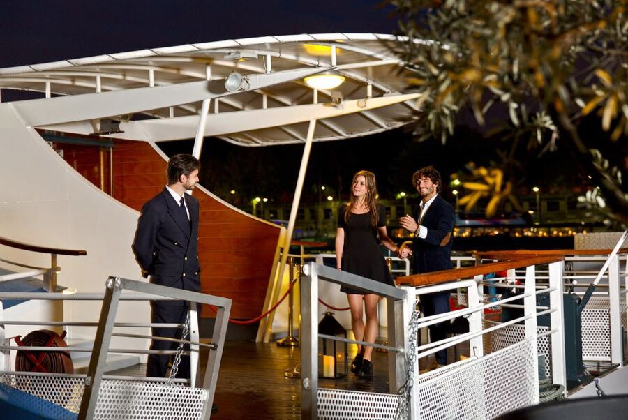 Paris: Bastille Day Dinner Cruise on the Seine River - Finding the boat beside the Musée d’Orsay