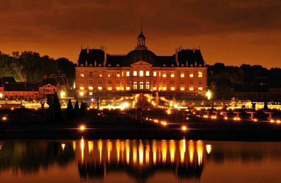 Paris: Candlelit Dinner at Vaux-le-Vicomte by Limousine - Why Vaux-le-Vicomte makes a special evening trip