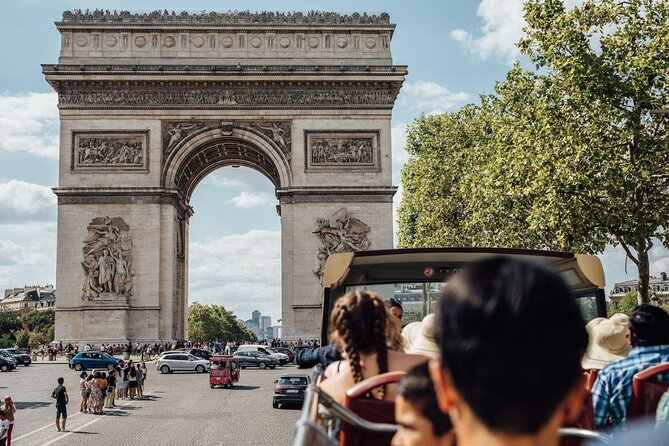 Paris Private Romantic Horse & Carriage Ride - Champagne, blankets, and the weather question