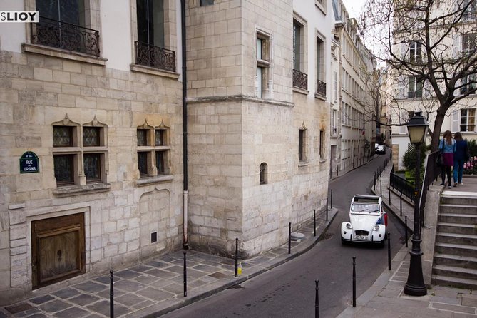 Paris Private Tour: Romantic Tour in a 2CV - Hotel pickup makes this an easy first-day tour