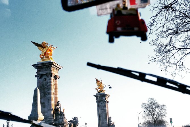 Paris Private Tour: Romantic Tour in a 2CV - Photo stops make the ride feel personal