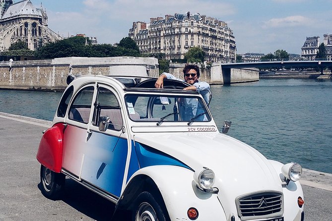 Paris Private Tour: Romantic Tour in a 2CV - The opening drive: settle into the car and the city