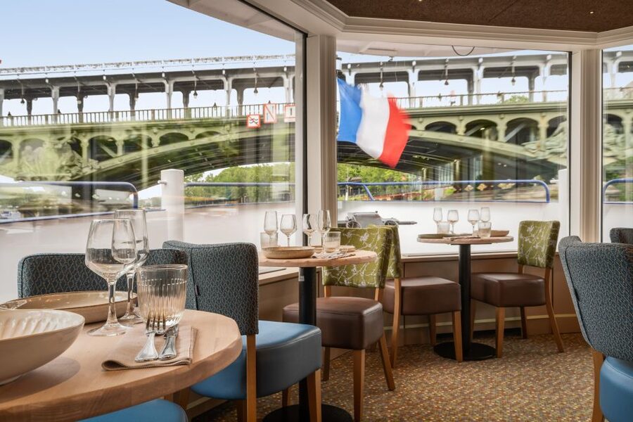 Paris: Romantic Cruise with 3-course Dinner on Seine River - Who will enjoy this cruise most