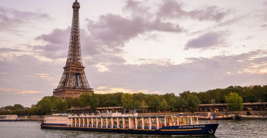 Paris: Romantic Cruise with 3-course Dinner on Seine River - Bercy and the return toward the Louvre