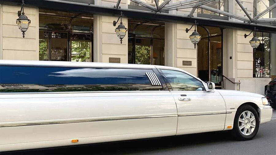 Paris: Romantic Limousine Tour - Key points to know before booking