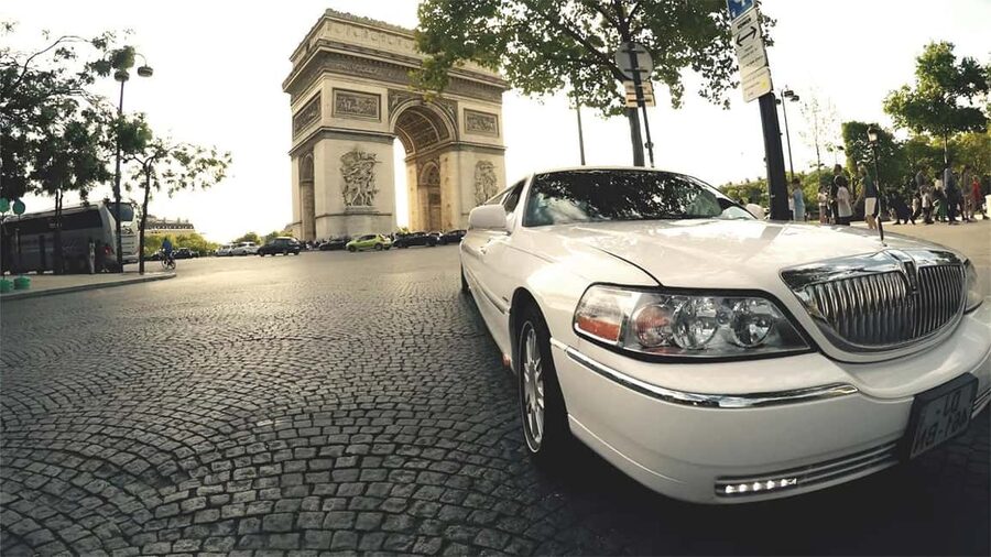 Paris: Romantic Limousine Tour - A private Paris evening built around one surprise