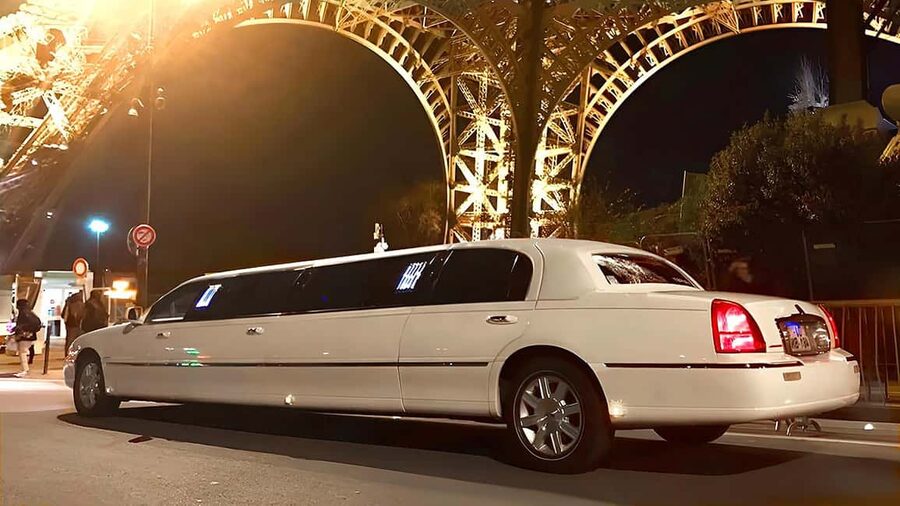 Paris: Romantic Limousine Tour - The main drawbacks to consider
