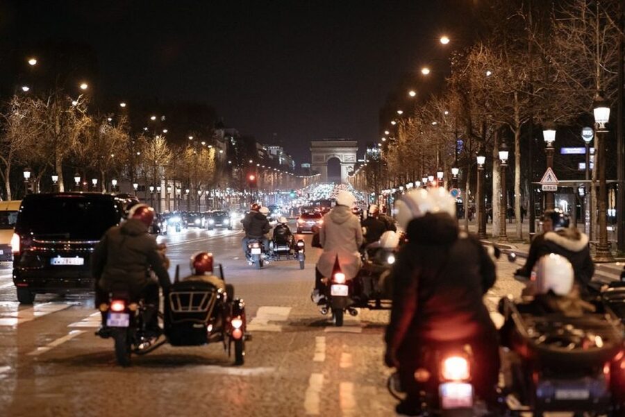 Paris: Romantic Sidecar Tour by Night with Champagne - Comfort, clothing, and seating